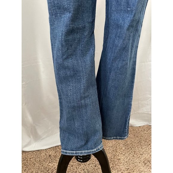 Maurices Medium Wash Mid-Rise Curvy Boot Cut Fit Jeans - Picture 8 of 12